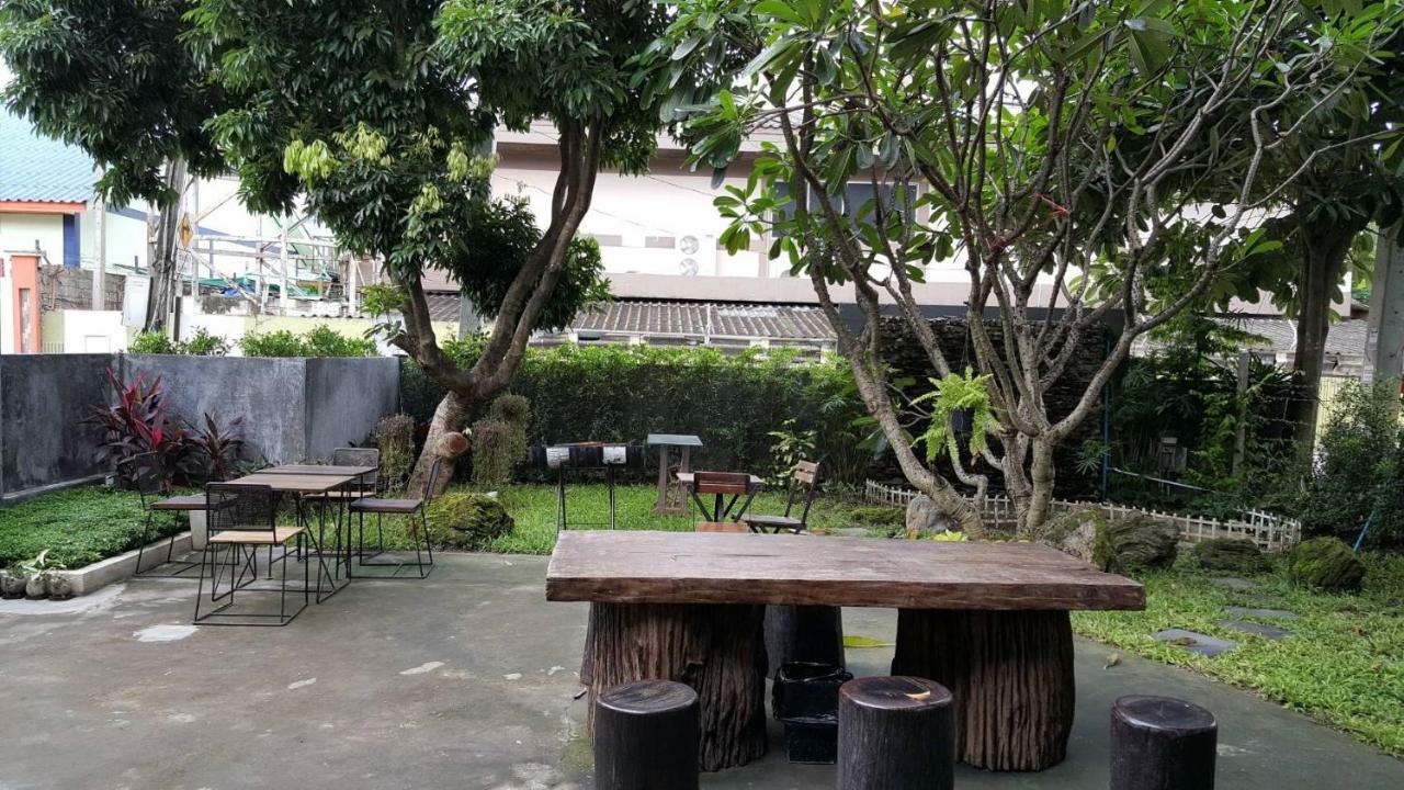Maya Bed And Food Hostel Chiang Mai Exterior photo