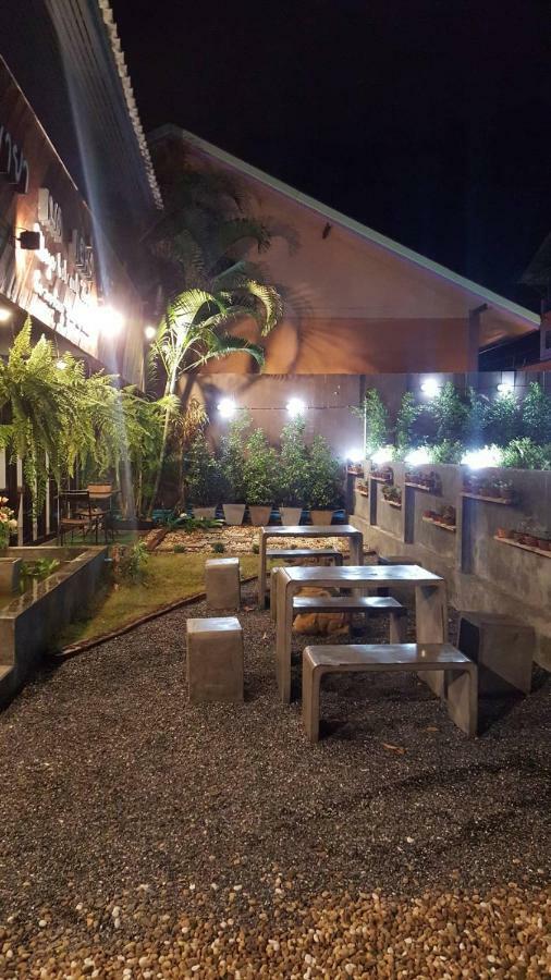 Maya Bed And Food Hostel Chiang Mai Exterior photo