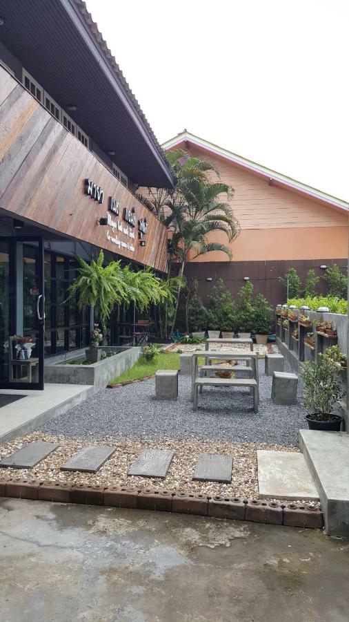 Maya Bed And Food Hostel Chiang Mai Exterior photo