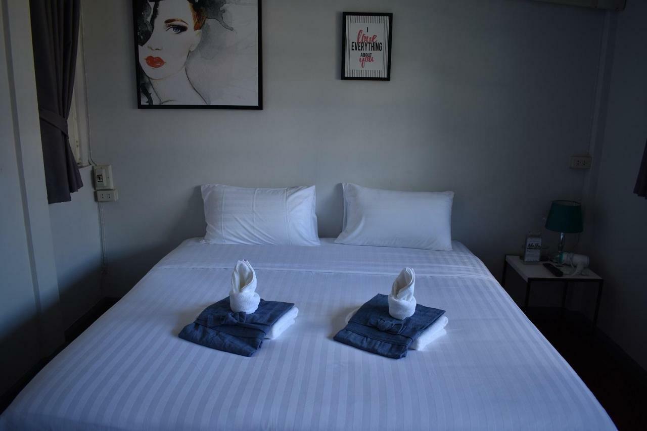 Maya Bed And Food Hostel Chiang Mai Exterior photo